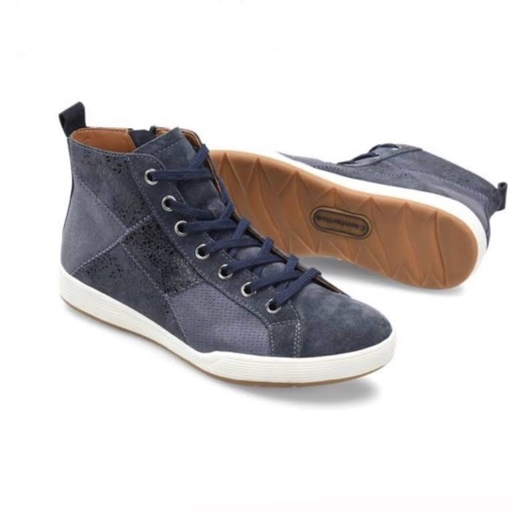 Comfortiva Lupine Leather Sneaker